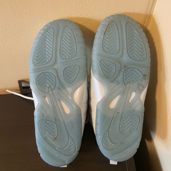 Kids sz 10c Nike foamposite. These shoes are in great condition! Only worn once. - Picture 4 of 4